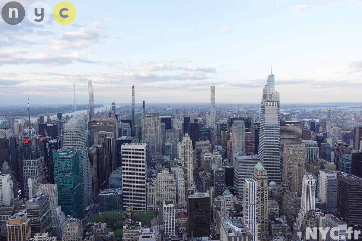 Vista verso nord dall'ESB con Central Park sullo sfondo e One Summit Vanderbilt in primo piano sulla destra