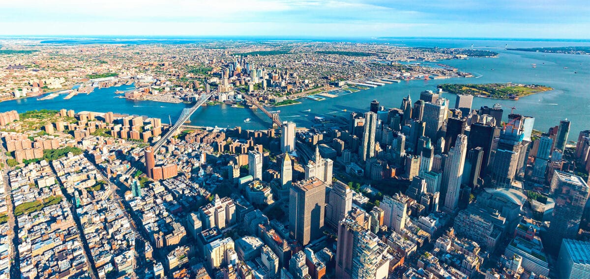 vue aérienne sur Brooklyn en arrière plan
