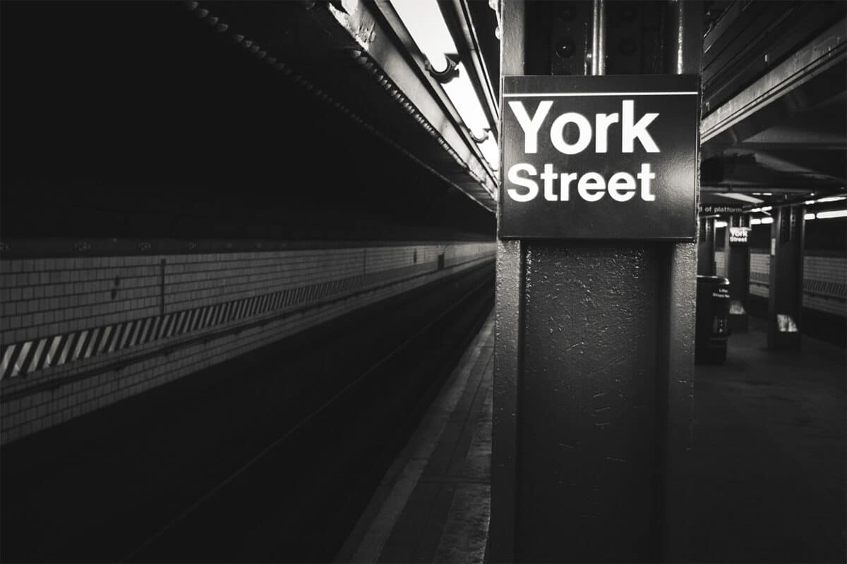 Métro York St