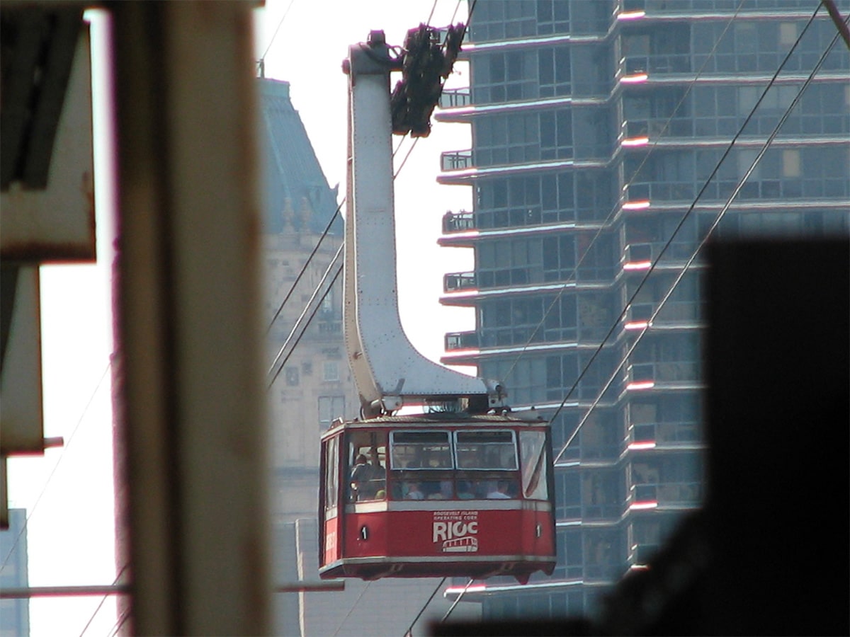 L'ancien tramway de Roosevelt Island monté sur un mono-cable