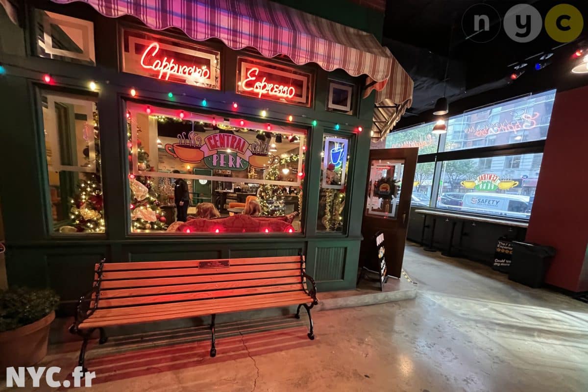 Le café Central Perk accessible au public pour prendre un verre