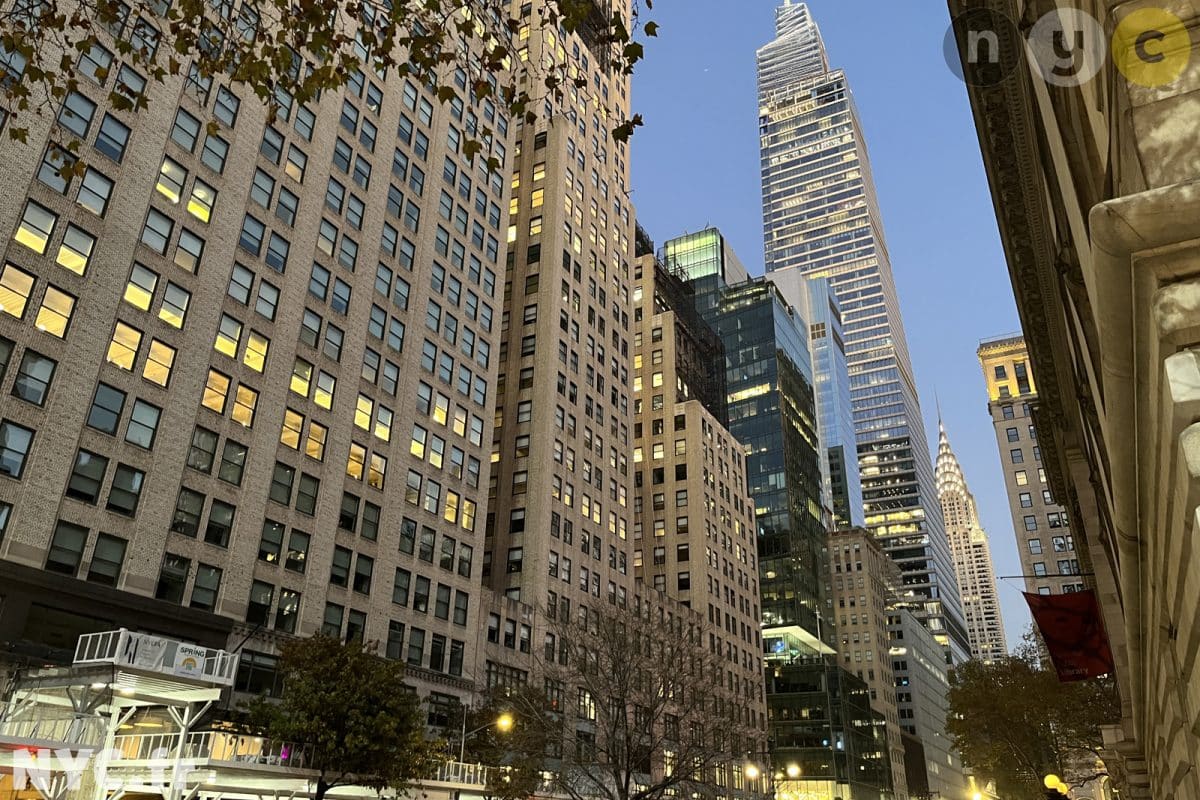 Summit One Vanderbilt et Chrysler Building depuis Bryant Park