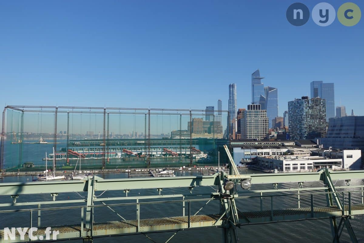 Vue sur le Chelsea Piers avec edge dans le fond